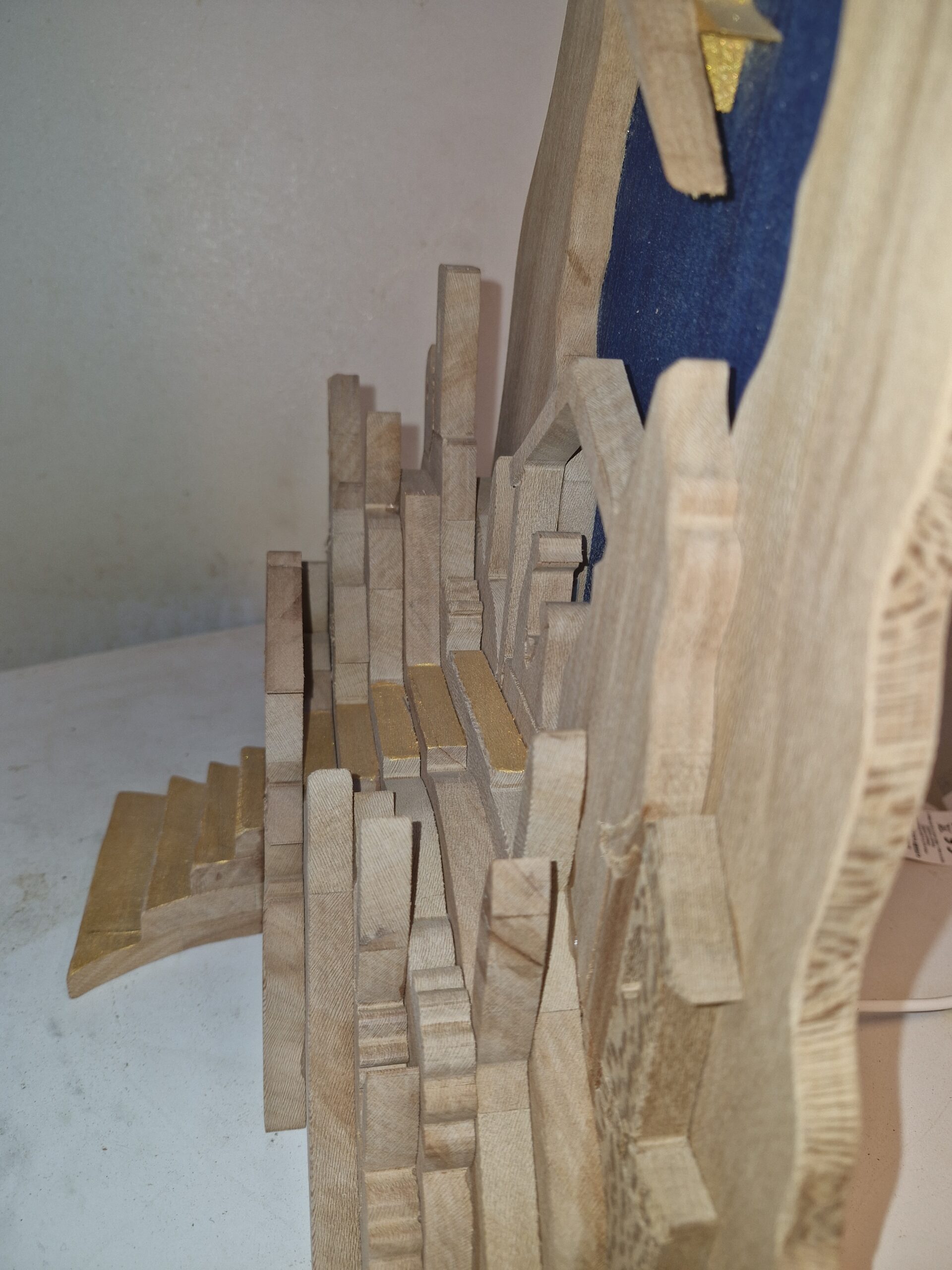 Crèche de Noël moderne multicouche 2D en chêne – Image 15