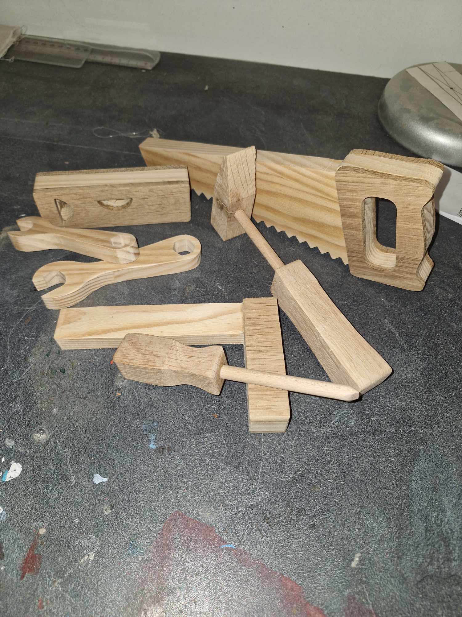 Boîte à outils en bois pour enfant – 7 outils + caisse de transport – Image 2