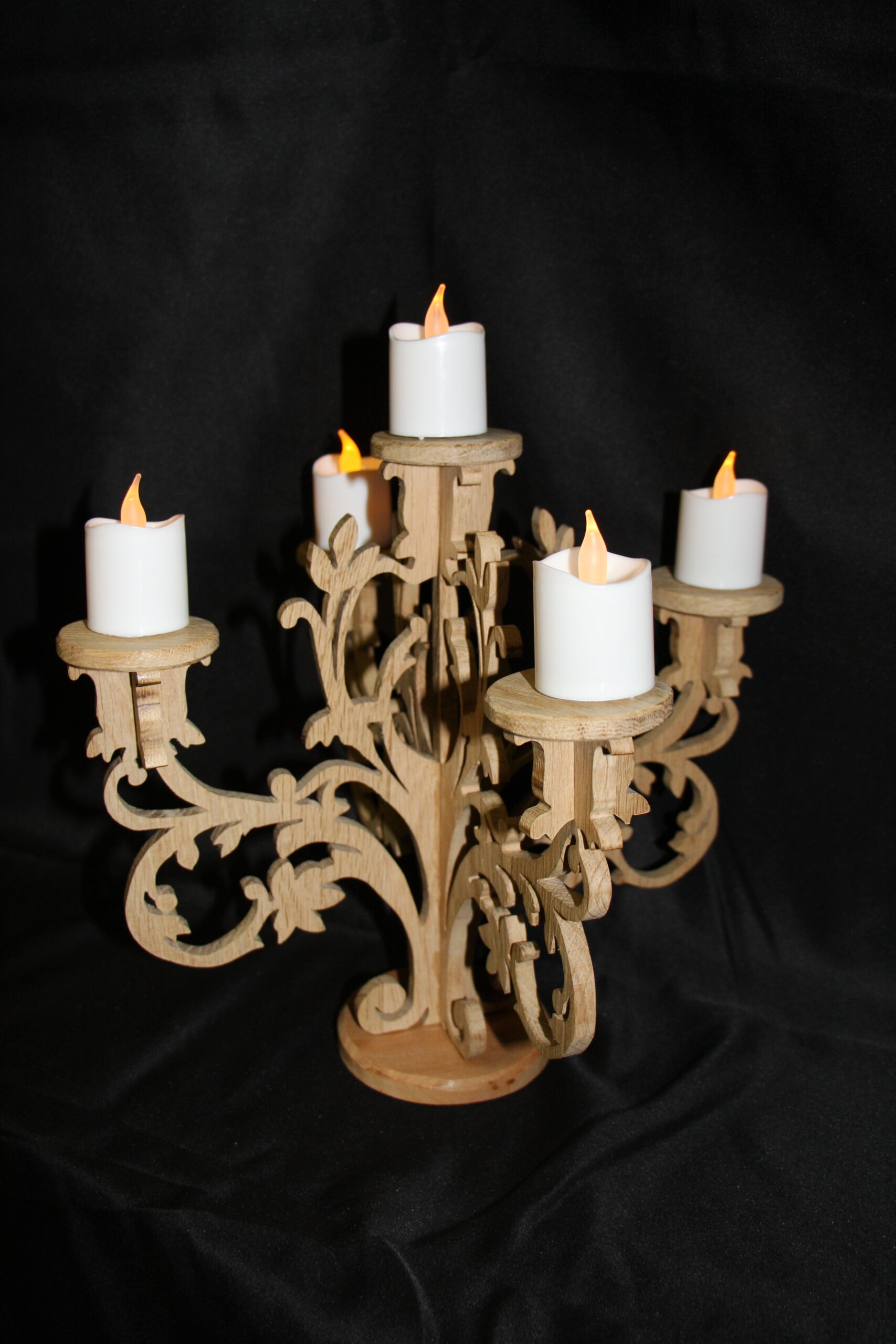 Chandelier 5 branches en chêne recyclé – bougies LED incluses – Image 3